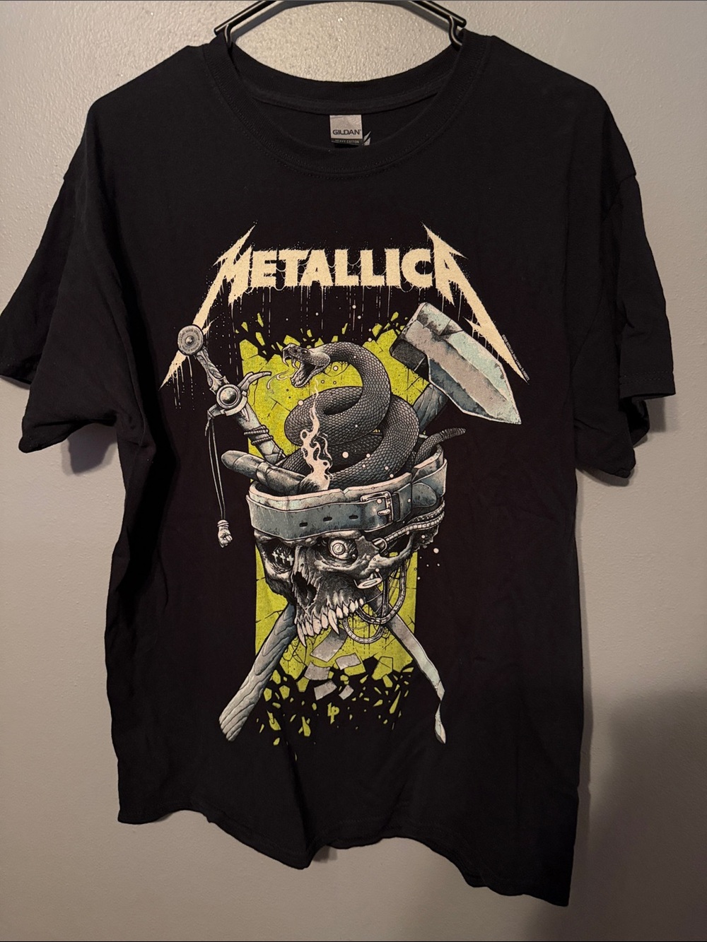 Metallica Men's Black Graphic Tee with Yellow Skull & Snake Artwork